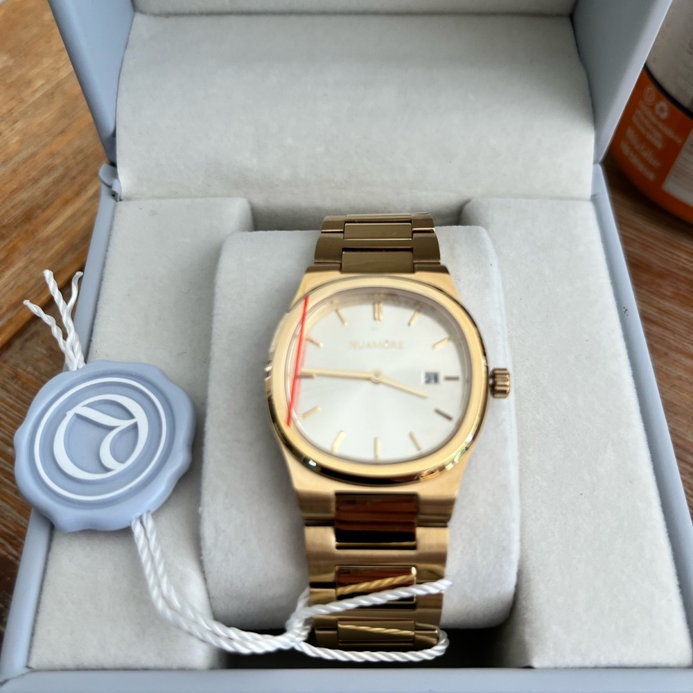 Nuamore Women's Watch - Picture 2 of 7